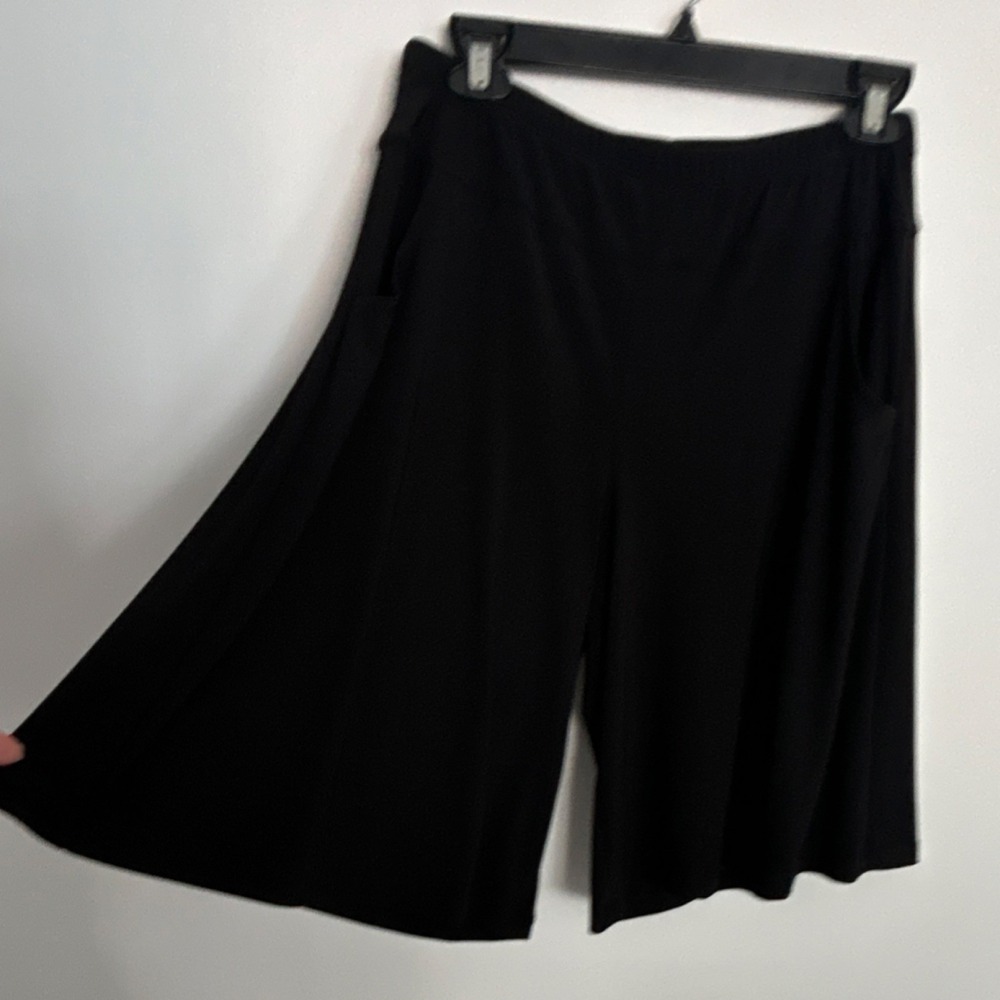 Artex Fashions Bermuda‎ Shorts Black Women S/P 95% Polyester Comfort